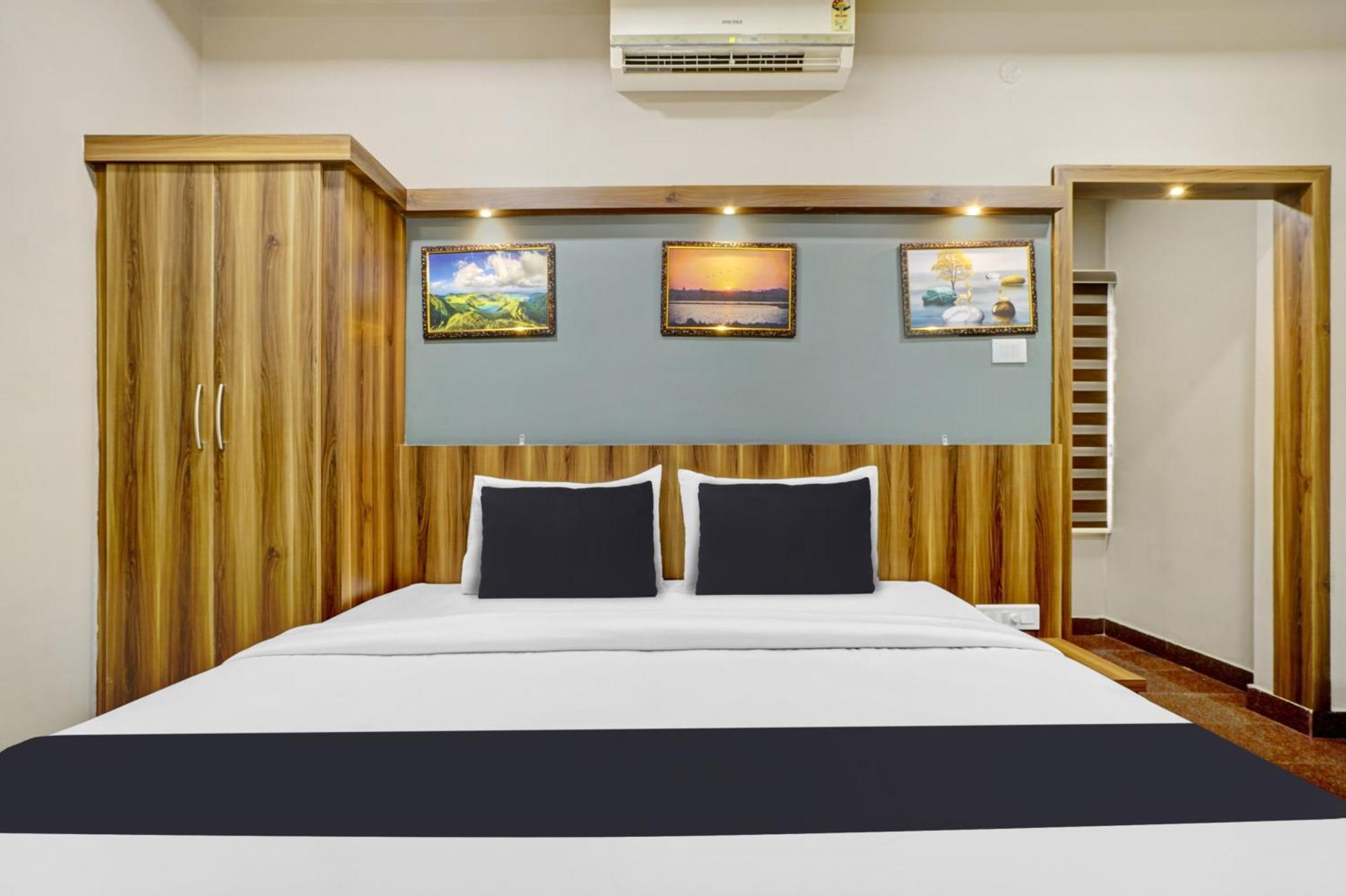 Hotel O Century Regency Kochi Exterior photo